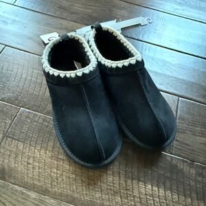 Cat & Jack Kids Nola Black Slipper Shoes Crochet Trim Faux Fur Lining Size 5 NEW